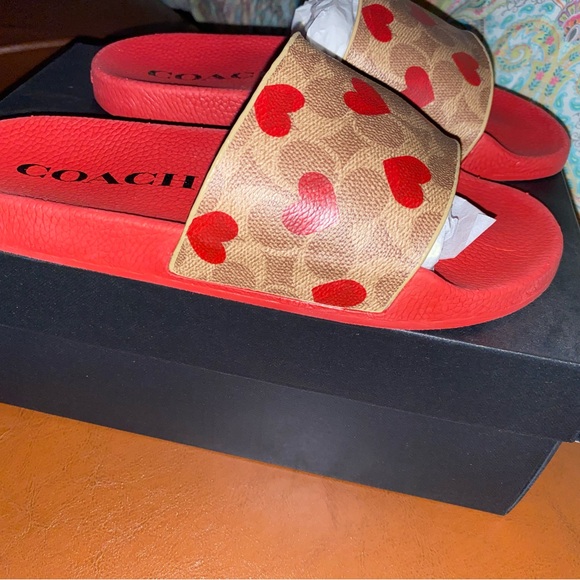 Coach Udele Valentine's Slides ❤️❤️ - Picture 2 of 8